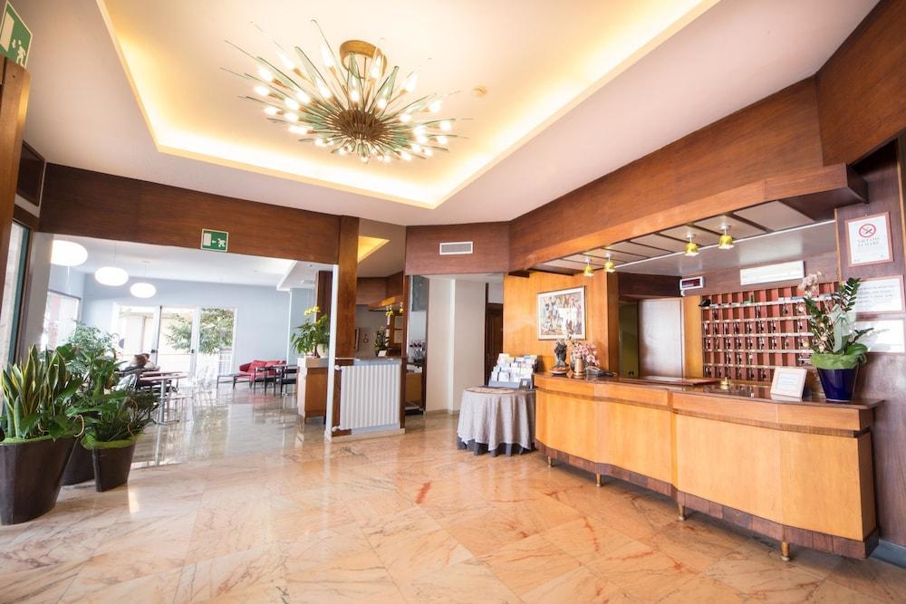 דיאנו מרינה Hotel & Apartments Sasso מראה חיצוני תמונה